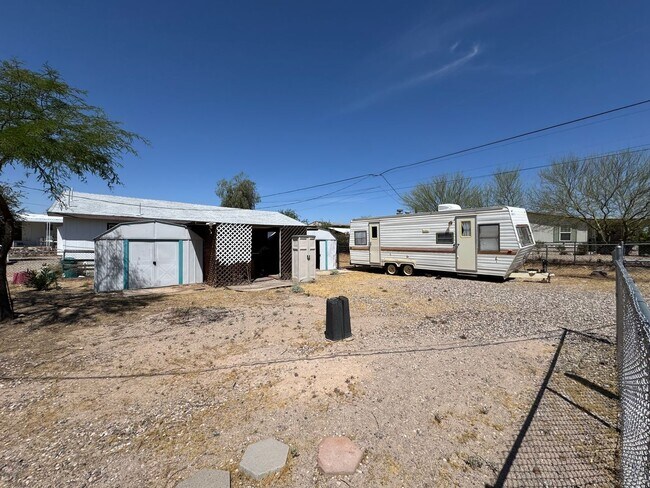 Building Photo - 5119 Mesa Dr