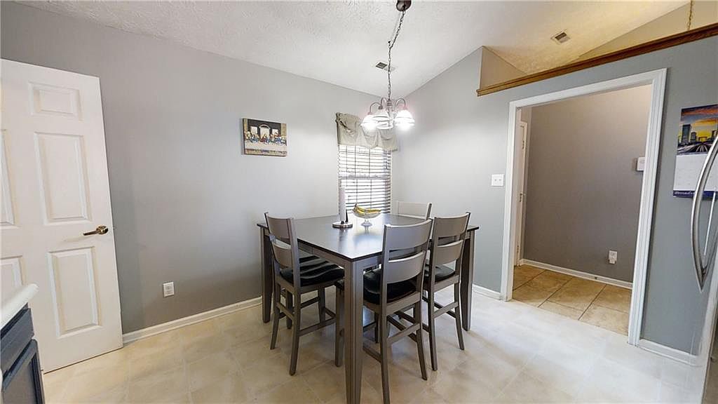 Building Photo - 1527 Country Pointe Dr