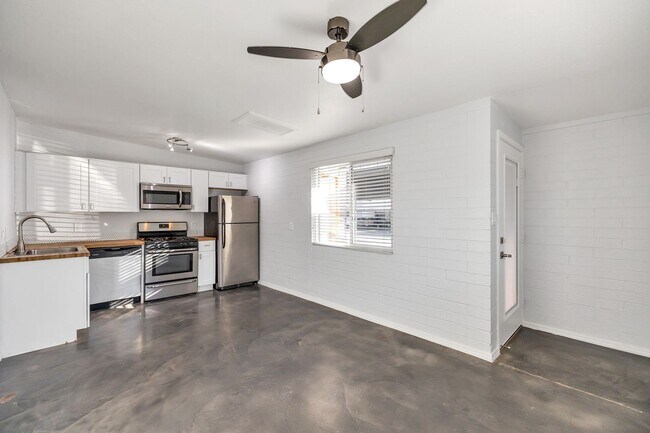 Interior Photo - Plaza East