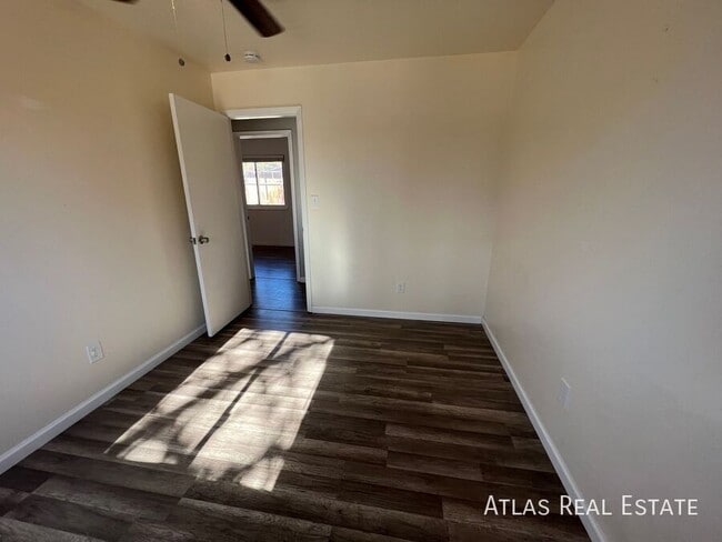 Building Photo - 2720 El Capitan Dr