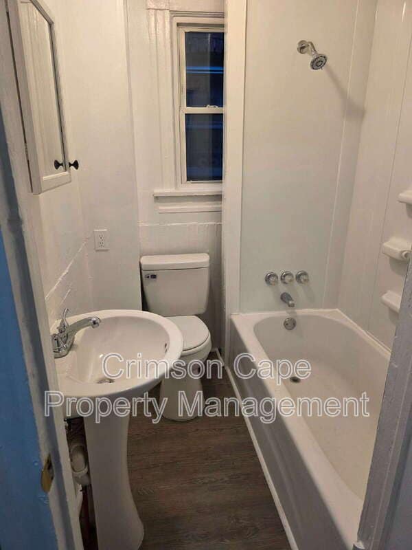 Building Photo - 39 Hutson St