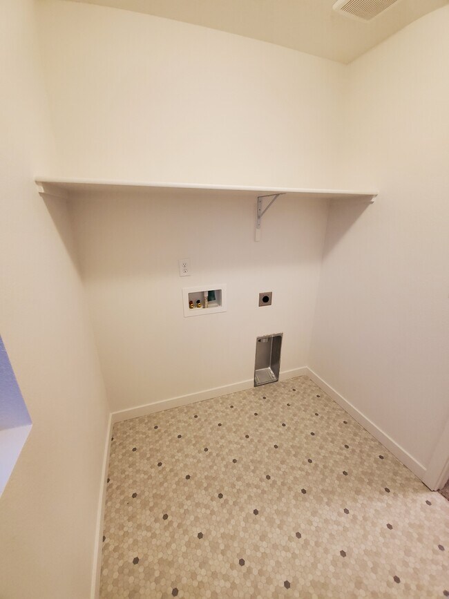 Laundry Room - 17761 Jackson Ridge Way