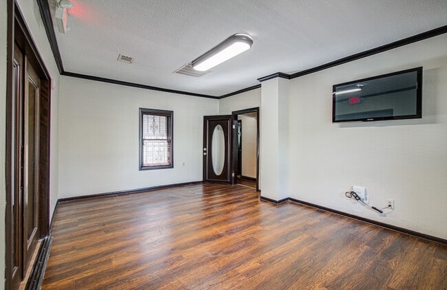 Building Photo - 4505 Caroline St