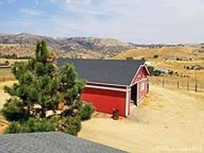 Building Photo - Beautiful 3/2 in Oak Knolls