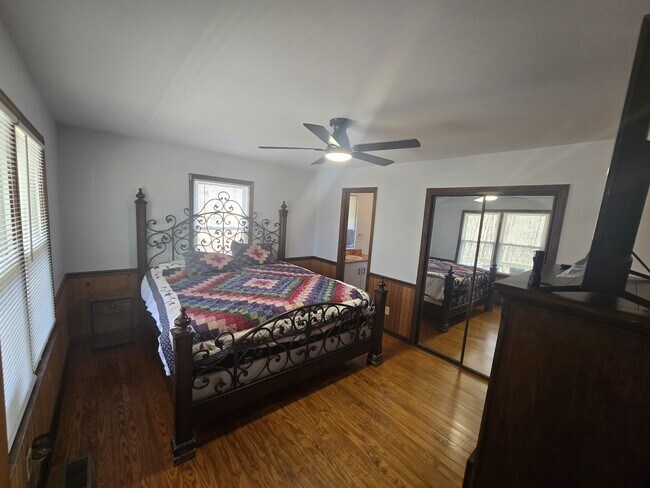 Building Photo - 125 Lone Eagle Way