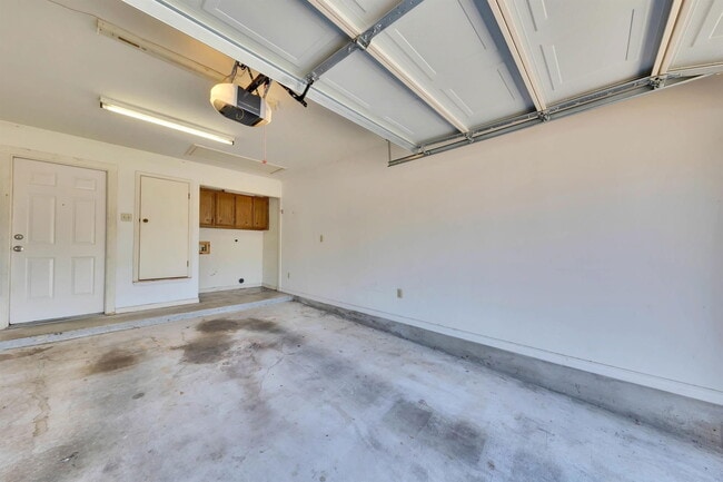 Building Photo - 1207 Gingerlily Cove