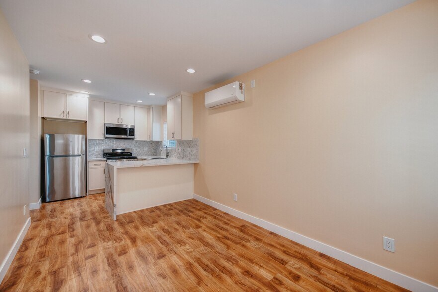 Building Photo - 2703 W Alondra Blvd
