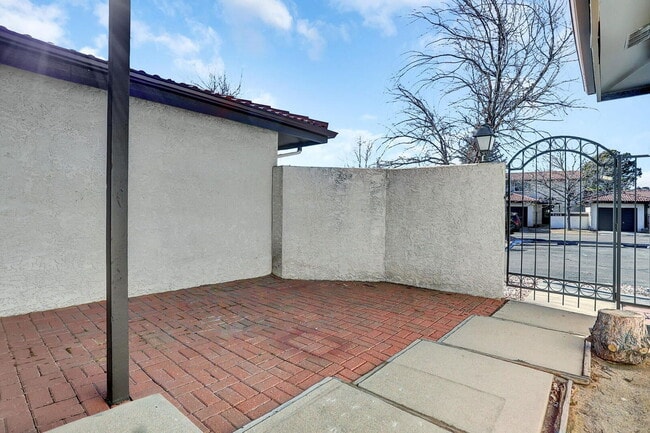 Building Photo - 7480 Alameda Ct