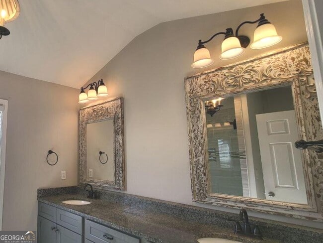 Building Photo - 45 Newnan Lakes Dr