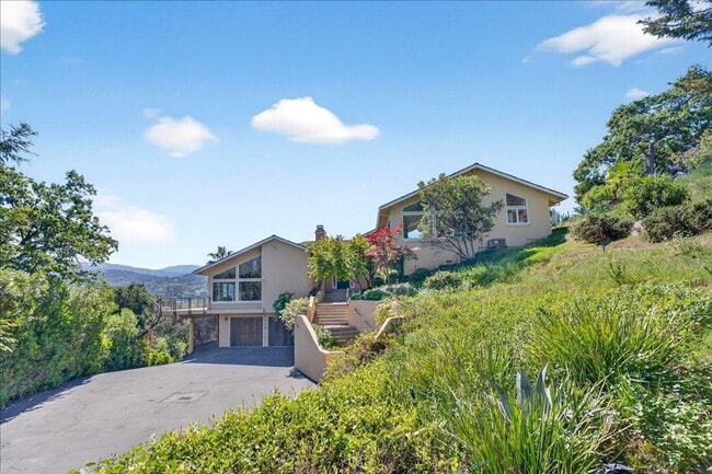Building Photo - Gorgeous Executive Home Over Downtown Los Gatos