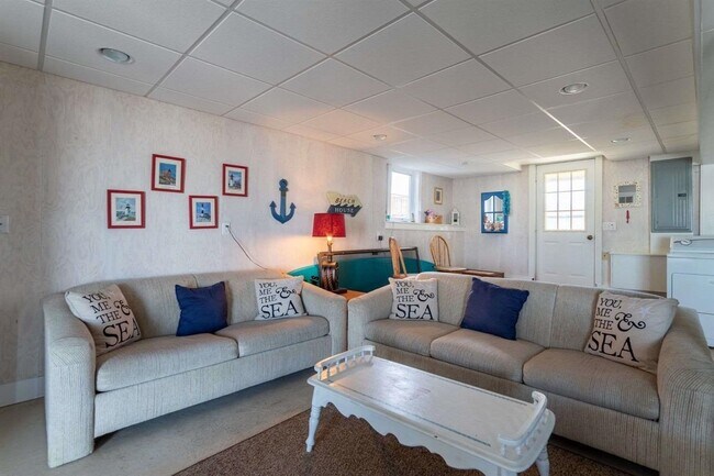 Building Photo - 1056 Ocean Blvd