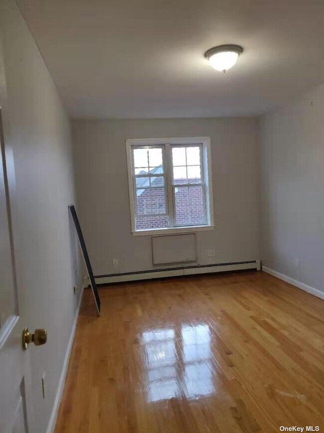 Building Photo - 60-36-60-82 82nd St