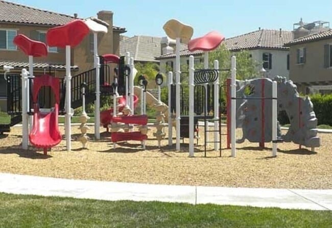 Building Photo - 28440 Mirabelle Ln