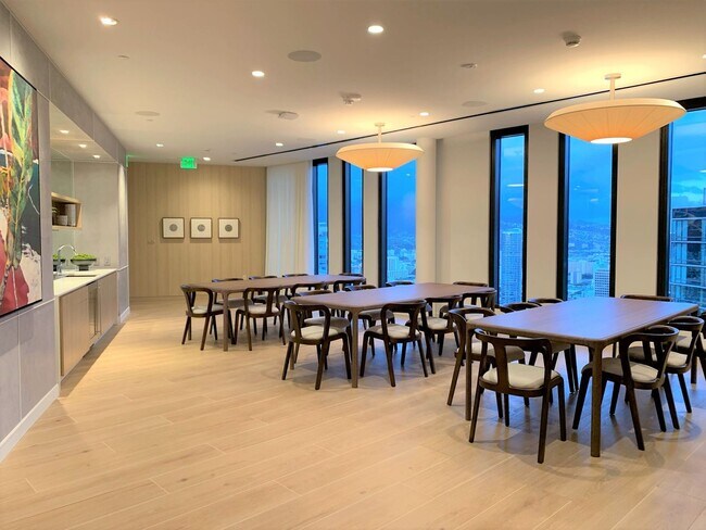 Building Photo - 'A'ali'i - Move In Fully Furnished Studio