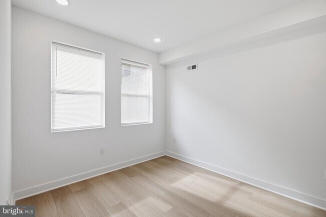 Building Photo - 2503 N 12th St