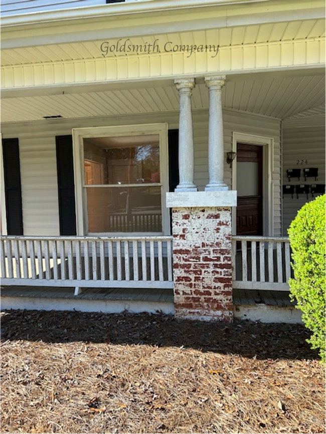 Building Photo - 224 E. Park Avenue # 1