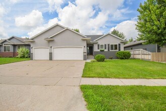Building Photo - Fully Renovated Ranch with Modern Upgrades...