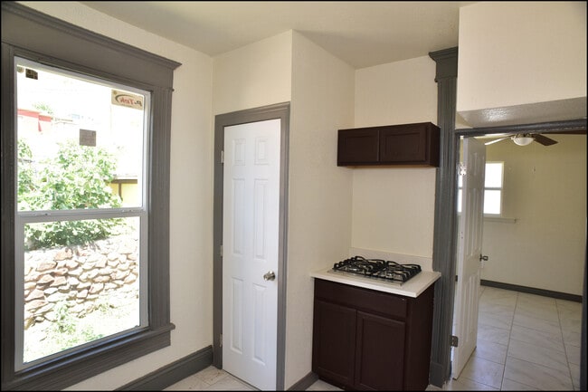 Building Photo - 2111 Portland Ave