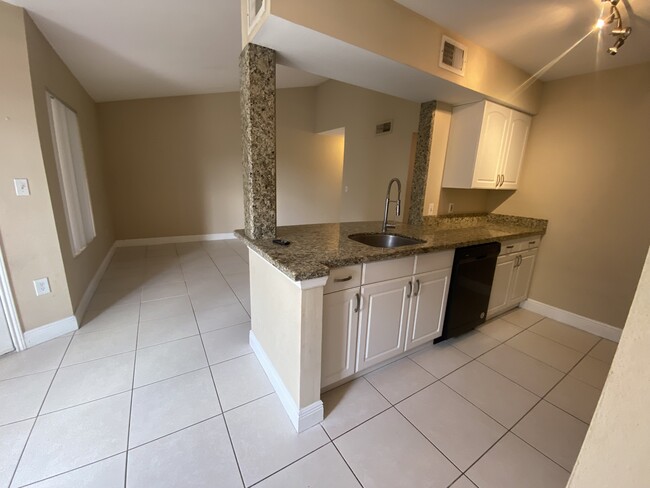 Primary Photo - 2667 NW 33rd St