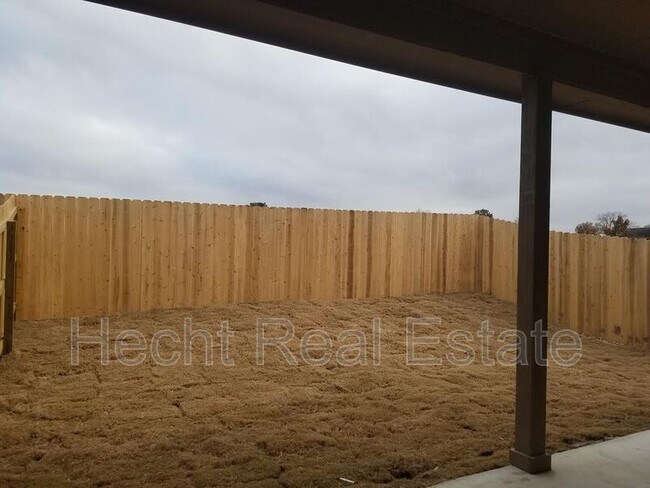 Building Photo - 2533 Pahmeyer Rd