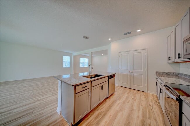 Building Photo - 16300 Winding Preserve Cir