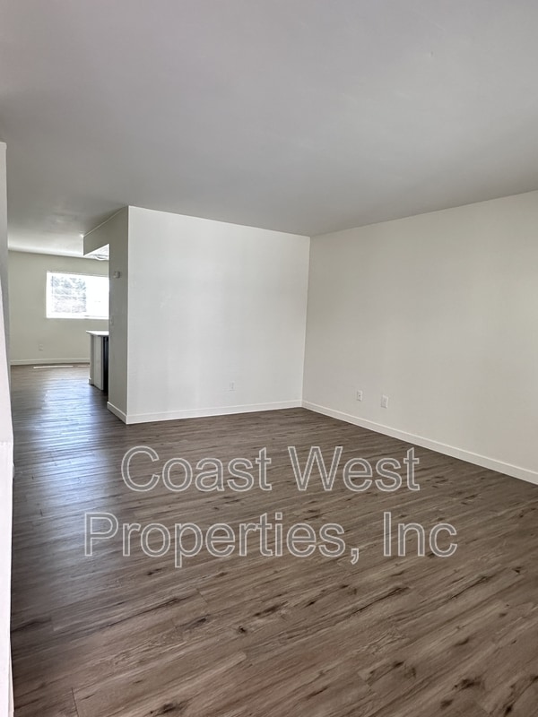 Building Photo - 1156 Cypress Ave