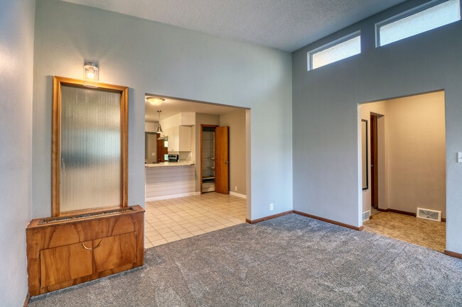 Building Photo - 1817 14th St S