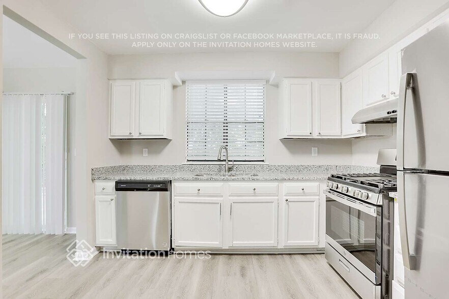 Building Photo - 2413 Leslie Brook Dr