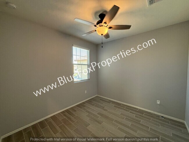 Building Photo - 735 Calle Calca