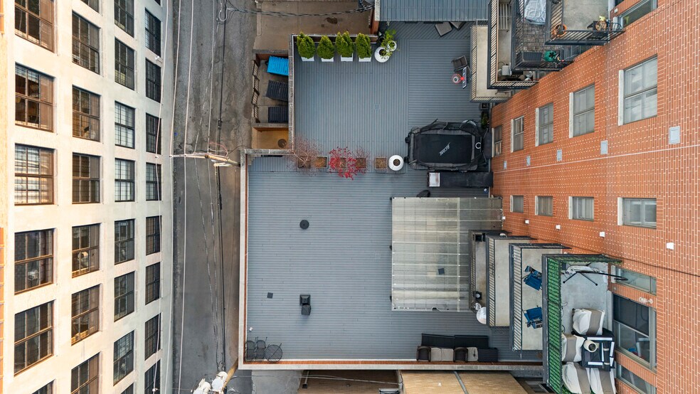 Building Photo - 1355 W Washington Blvd