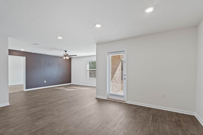 Building Photo - 1047 Limpkin St