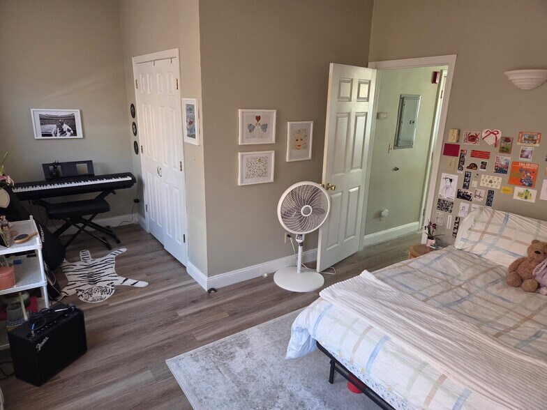 Building Photo - 769 Tremont St