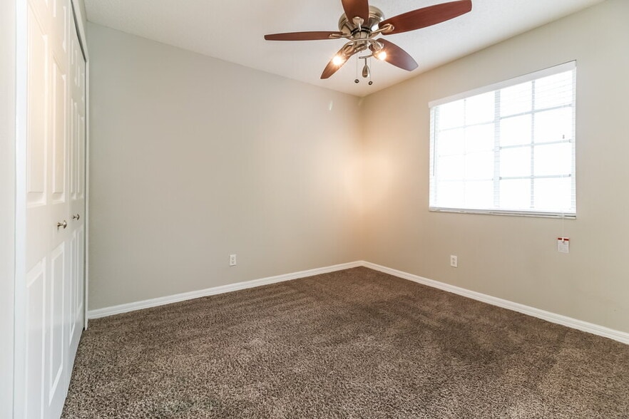 Building Photo - 7131 Waterside Dr