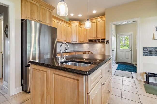 Building Photo - Effortless Charm in Over 3,000 Sq Ft of Li...