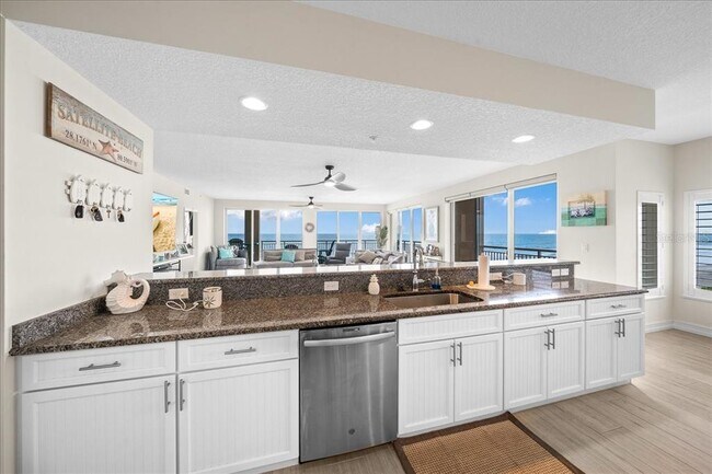 Building Photo - 1025 Jimmy Buffett Mem Hwy