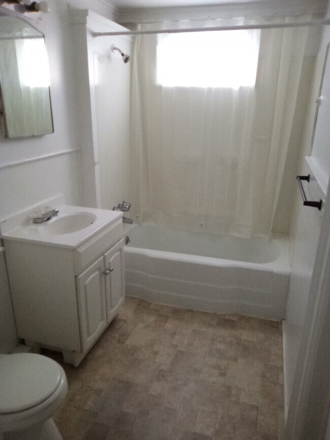 Building Photo - 56 3rd Ave