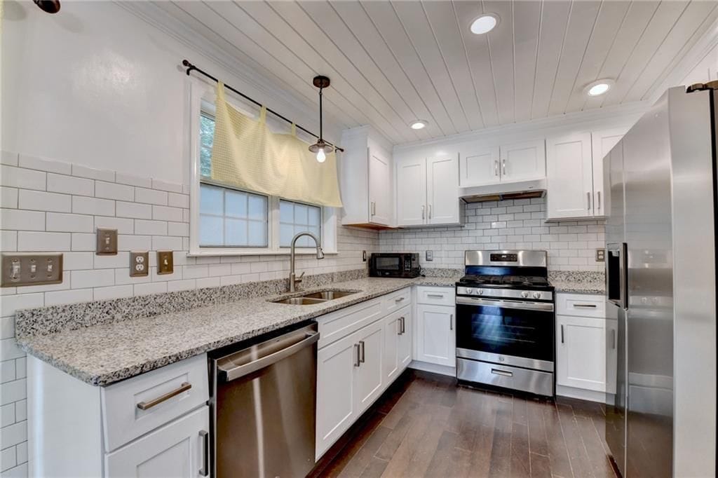 Building Photo - 725 Manor Glen Dr NW