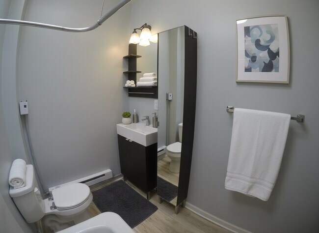 Building Photo - 2516 E Lehigh Ave