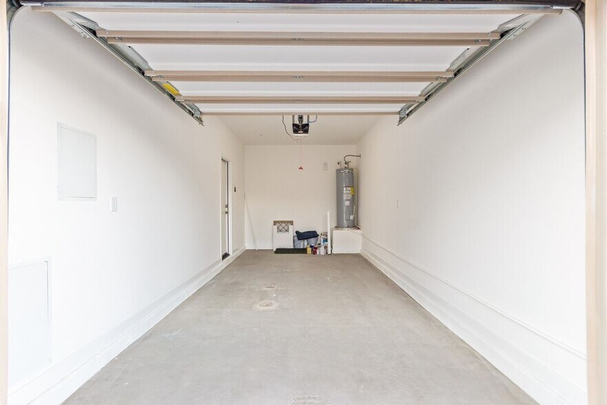 Building Photo - 2134 W Harmont Dr