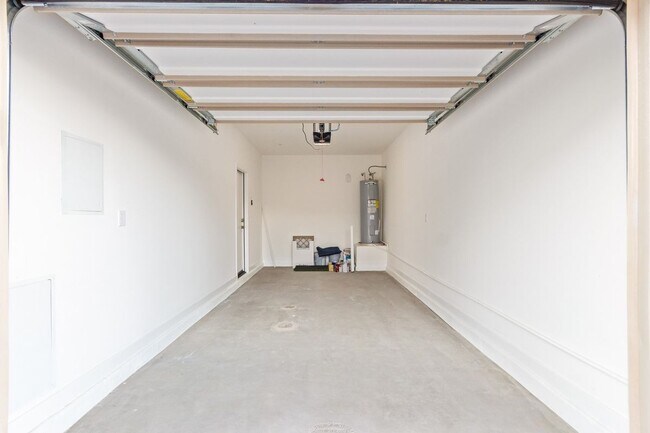 Building Photo - 2134 W Harmont Dr