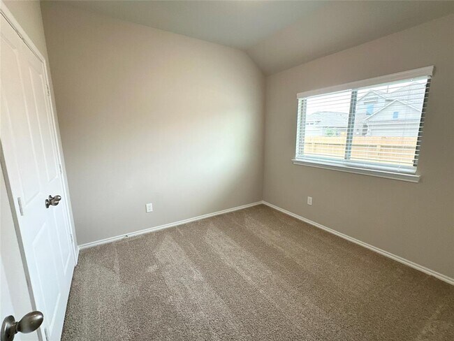 Building Photo - 3274 Old Ironwood Dr