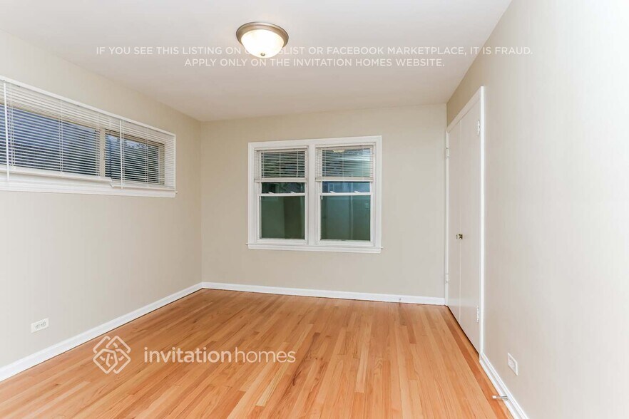 Building Photo - 9514 S Bell Ave