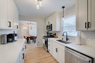 Building Photo - 834 Oregon St