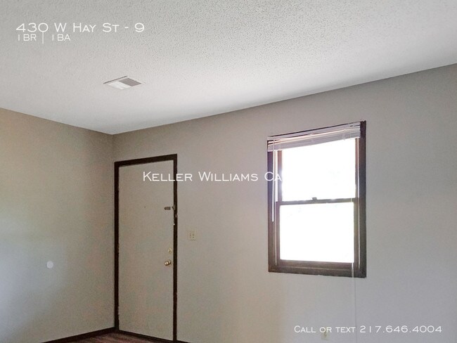 Building Photo - 430 W Hay St