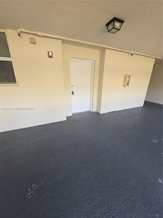 Building Photo - 2647 NW 25th Ave