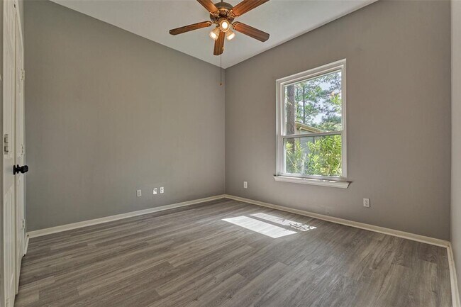 Building Photo - 10506 Crestwater Cir