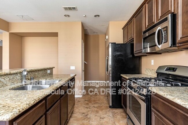 Building Photo - 44978 Bellflower Ln