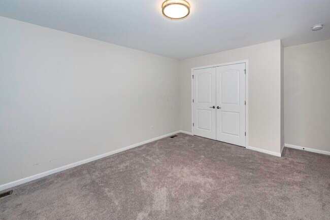 Building Photo - 50236 Amberwood Rd