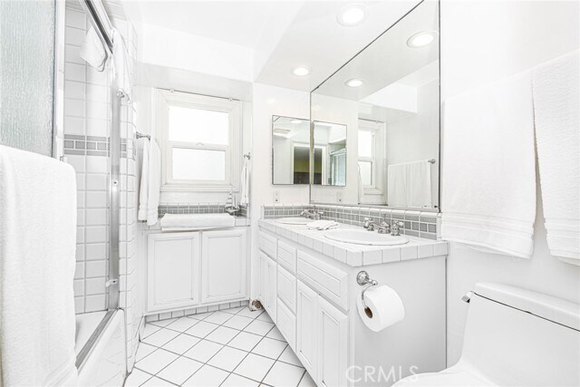 Building Photo - 1720 W Oceanfront