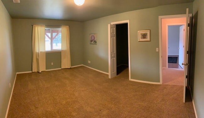 Building Photo - $3,495 / 4br - 3600ft2 - Exqusite, executi...